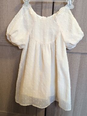 Zara cream eyelet puff-sleeve dress,Size 2-3 years.